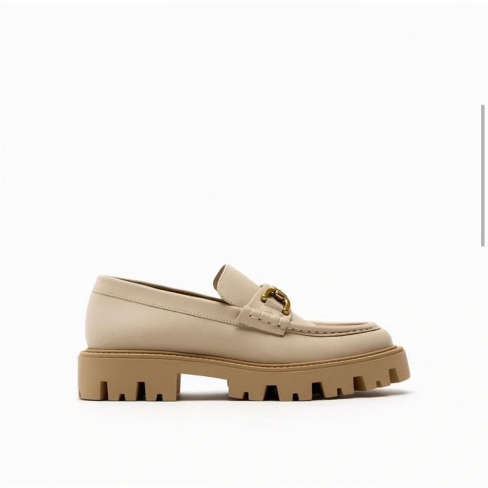 Zara Off White Buckle Leather Lug Sole Loafers - Picture 3 of 11